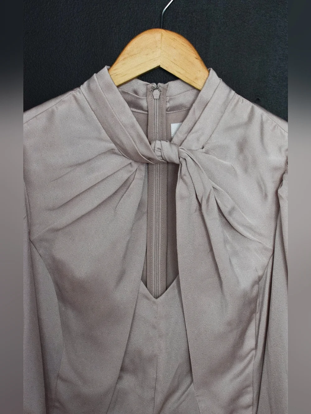 ASTR The Label Satin Twist Cut Out Puff Sleeve Blouse Keyhole Pink Sz L Coquette